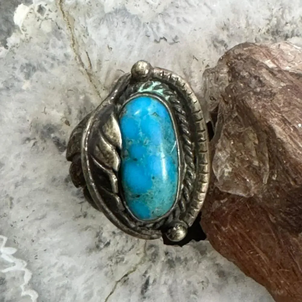 Vintage Native American Silver Turquoise w/Leaf Decoraed Ring Size 6.5 For Women